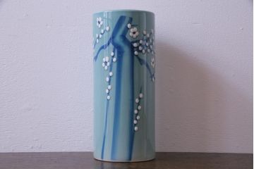 アンティーク雑貨　昭和期　梅の花　澄んだ青色が魅力のモダンな花瓶(2)