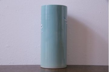 アンティーク雑貨　昭和期　梅の花　澄んだ青色が魅力のモダンな花瓶(2)