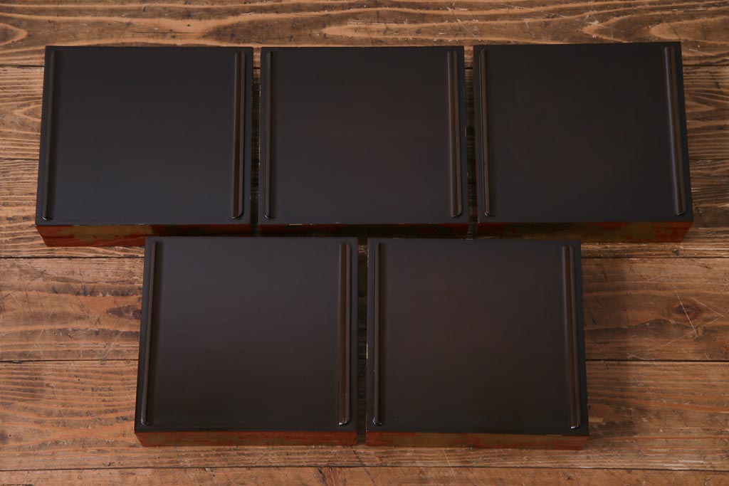 和製アンティーク　牡丹獅子・竹虎の図　共箱付き八寸重五組(重箱、和食器)