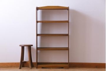 レトロ家具　昭和レトロ　古いラワン材の質感が味わい深い本棚(飾り棚、陳列棚、収納棚)