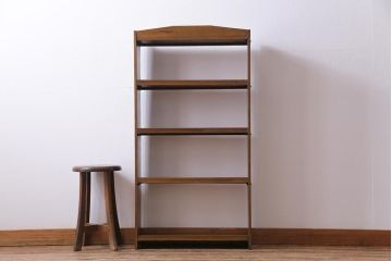 レトロ家具　昭和レトロ　古いラワン材の質感が味わい深い本棚(飾り棚、陳列棚、収納棚)