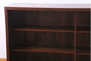 アンティーク家具　和製アンティーク　ヒノキ材　当時物の色ガラスとダイヤガラスを取り入れた大正ロマン香る戸棚(飾り棚、サイドボード)