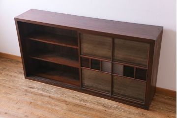 アンティーク家具　和製アンティーク　ヒノキ材　当時物の色ガラスとダイヤガラスを取り入れた大正ロマン香る戸棚(飾り棚、サイドボード)