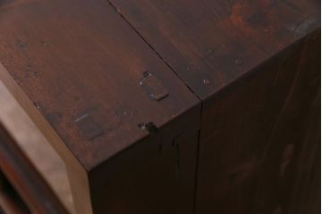 アンティーク家具　和製アンティーク　ヒノキ材　当時物の色ガラスとダイヤガラスを取り入れた大正ロマン香る戸棚(飾り棚、サイドボード)