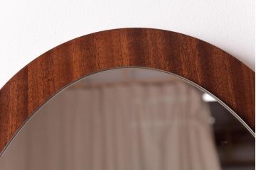 アンティーク雑貨　北欧家具　チーク材　シンプルなオーバル型の壁掛けミラー(鏡)
