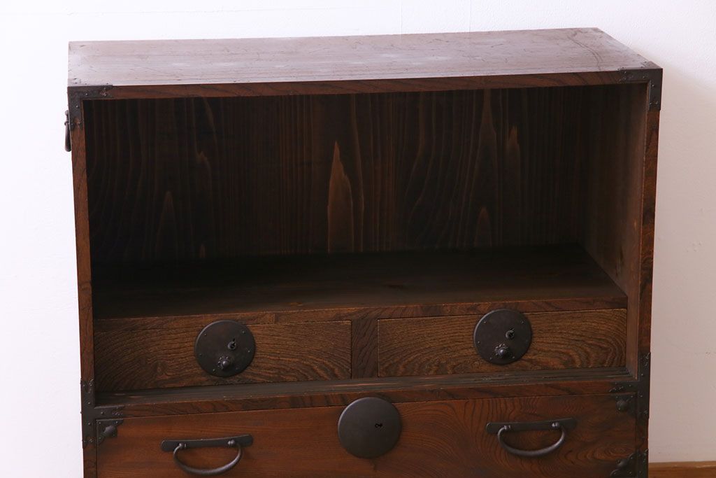 アンティーク家具　和製アンティーク　前面ケヤキ材　味わいのある趣が和の雰囲気を引き立てる帳場箪笥(収納棚、キャビネット)