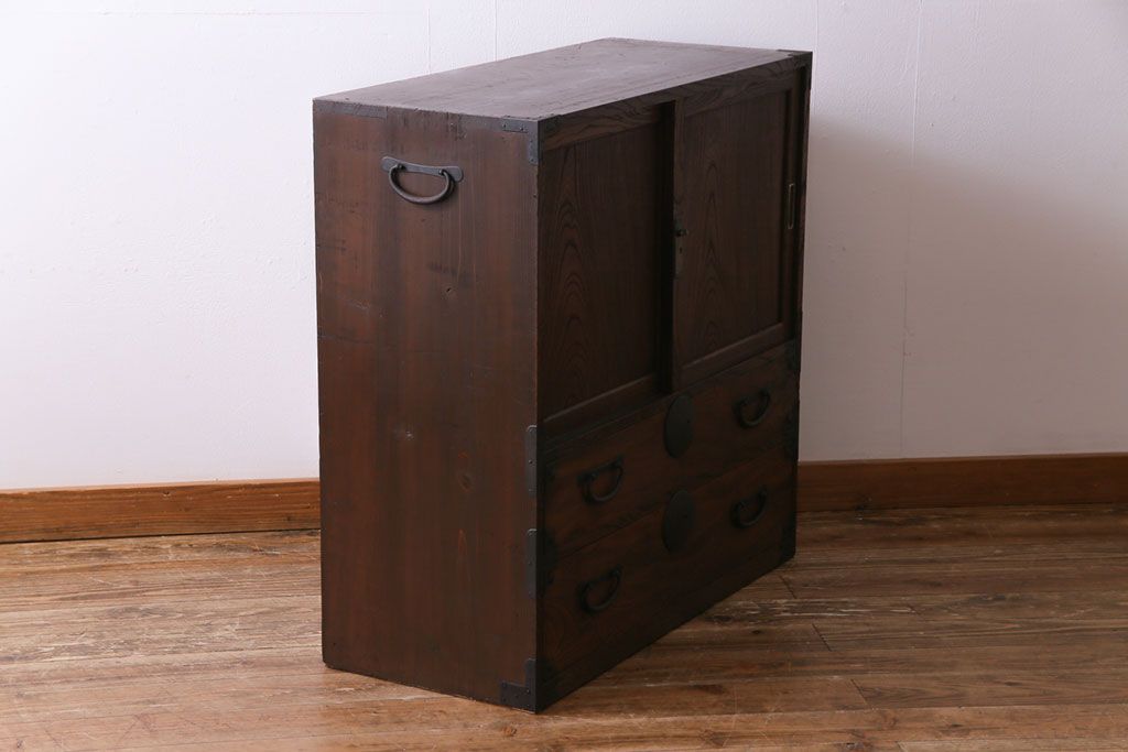 アンティーク家具　和製アンティーク　前面ケヤキ材　味わいのある趣が和の雰囲気を引き立てる帳場箪笥(収納棚、キャビネット)