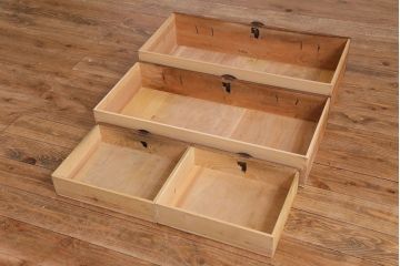 アンティーク家具　和製アンティーク　前面ケヤキ材　味わいのある趣が和の雰囲気を引き立てる帳場箪笥(収納棚、キャビネット)