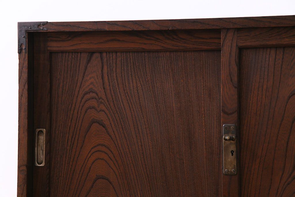 アンティーク家具　和製アンティーク　前面ケヤキ材　味わいのある趣が和の雰囲気を引き立てる帳場箪笥(収納棚、キャビネット)