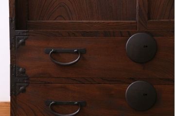 アンティーク家具　和製アンティーク　前面ケヤキ材　味わいのある趣が和の雰囲気を引き立てる帳場箪笥(収納棚、キャビネット)