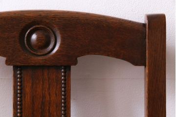 アンティーク家具　イギリスアンティーク　オーク材　細かな彫りとシンプルな形のチェア(ダイニングチェア、椅子)