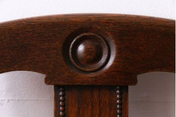 アンティーク家具　イギリスアンティーク　オーク材　細かな彫りとシンプルな形のチェア(ダイニングチェア、椅子)