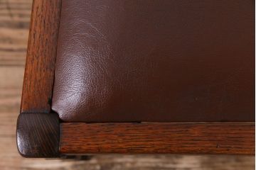 アンティーク家具　イギリスアンティーク　オーク材　細かな彫りとシンプルな形のチェア(ダイニングチェア、椅子)