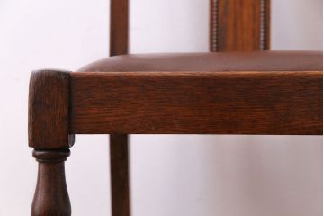 アンティーク家具　イギリスアンティーク　オーク材　細かな彫りとシンプルな形のチェア(ダイニングチェア、椅子)