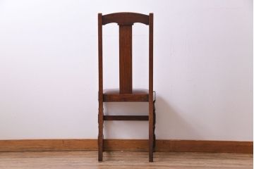 アンティーク家具　イギリスアンティーク　オーク材　細かな彫りとシンプルな形のチェア(ダイニングチェア、椅子)