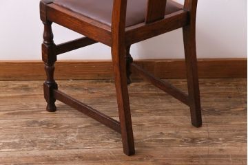 アンティーク家具　イギリスアンティーク　オーク材　細かな彫りとシンプルな形のチェア(ダイニングチェア、椅子)