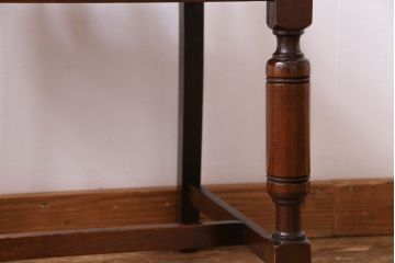 アンティーク家具　イギリスアンティーク　オーク材　挽き物の脚が目を引くダイニングチェア(ワークチェア、椅子)(1)