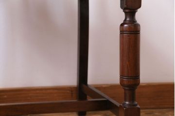アンティーク家具　イギリスアンティーク　オーク材　挽き物の脚が目を引くダイニングチェア(ワークチェア、椅子)(2)