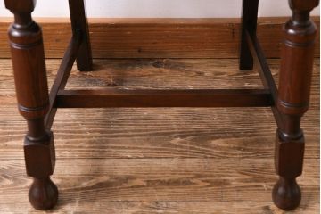 アンティーク家具　イギリスアンティーク　オーク材　挽き物の脚が目を引くダイニングチェア(ワークチェア、椅子)(2)