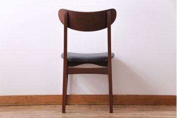 ヴィンテージ家具　北欧ビンテージ　チーク材　なめらかな形がおしゃれなダイニングチェア(ワークチェア、椅子)(1)