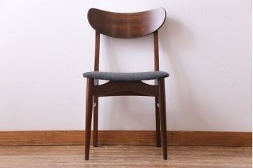 ヴィンテージ家具　北欧ビンテージ　チーク材　なめらかな形がおしゃれなダイニングチェア(ワークチェア、椅子)(2)