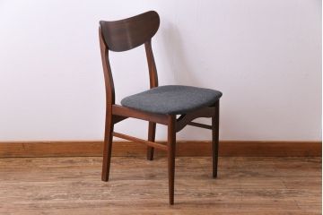 ヴィンテージ家具　北欧ビンテージ　チーク材　なめらかな形がおしゃれなダイニングチェア(ワークチェア、椅子)(2)