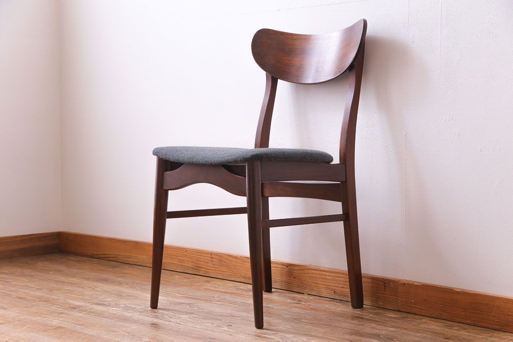 ヴィンテージ家具　北欧ビンテージ　チーク材　なめらかな形がおしゃれなダイニングチェア(ワークチェア、椅子)(2)