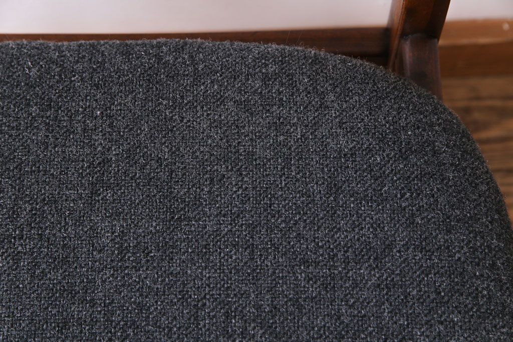 ヴィンテージ家具　北欧ビンテージ　チーク材　なめらかな形がおしゃれなダイニングチェア(ワークチェア、椅子)(2)