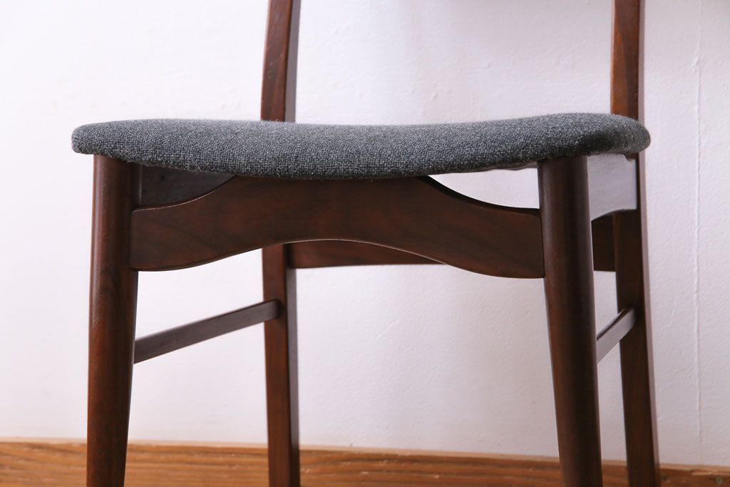 ヴィンテージ家具　北欧ビンテージ　チーク材　なめらかな形がおしゃれなダイニングチェア(ワークチェア、椅子)(2)