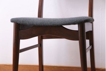 ヴィンテージ家具　北欧ビンテージ　チーク材　なめらかな形がおしゃれなダイニングチェア(ワークチェア、椅子)(2)