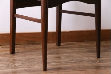 ヴィンテージ家具　北欧ビンテージ　チーク材　なめらかな形がおしゃれなダイニングチェア(ワークチェア、椅子)(2)