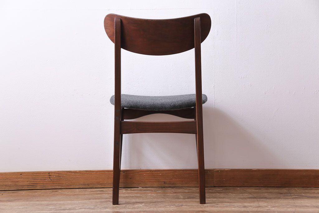 ヴィンテージ家具　北欧ビンテージ　チーク材　なめらかな形がおしゃれなダイニングチェア(ワークチェア、椅子)(2)