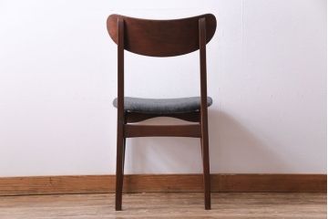 ヴィンテージ家具　北欧ビンテージ　チーク材　なめらかな形がおしゃれなダイニングチェア(ワークチェア、椅子)(2)
