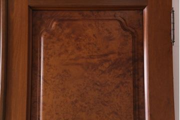昭和中期　特注品!　花梨無垢材　鳥眼杢　両開き　高級感と存在感抜群の親子ドア(木製扉、建具、カリン材)