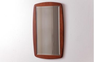 アンティーク雑貨　北欧家具　赤みがかった木製フレームが魅力の壁掛けミラー(鏡)