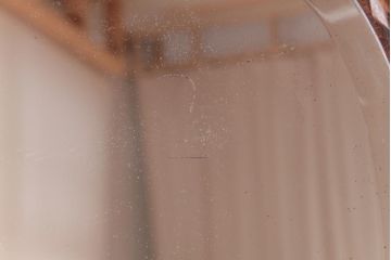 アンティーク雑貨　イギリスビンテージ　個性的なシルエットがおしゃれな壁掛けミラー(鏡)