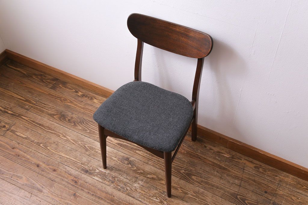 ヴィンテージ家具　北欧ビンテージ　チーク材　なめらかな形がおしゃれなダイニングチェア(ワークチェア、椅子)(3)