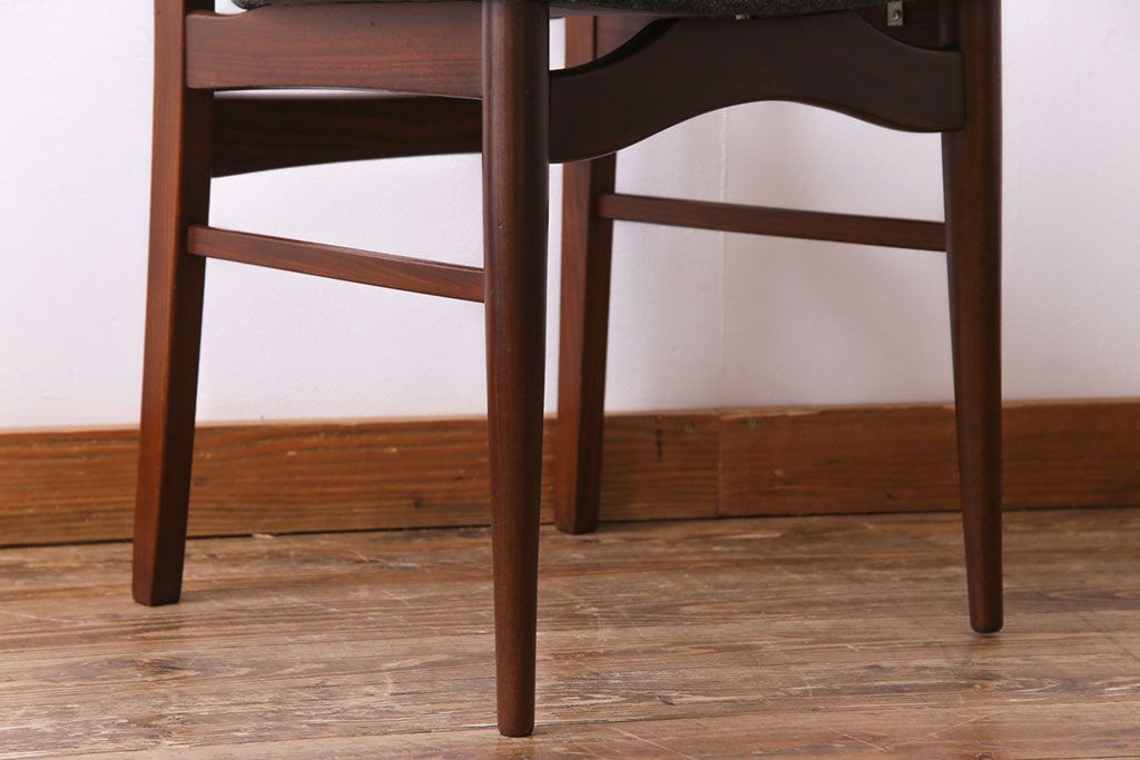 ヴィンテージ家具　北欧ビンテージ　チーク材　なめらかな形がおしゃれなダイニングチェア(ワークチェア、椅子)