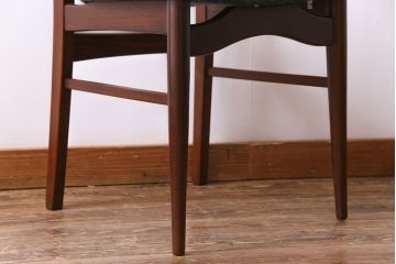 ヴィンテージ家具　北欧ビンテージ　チーク材　なめらかな形がおしゃれなダイニングチェア(ワークチェア、椅子)