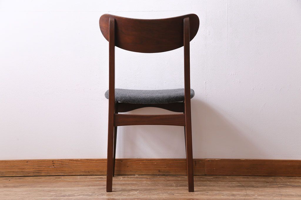 ヴィンテージ家具　北欧ビンテージ　チーク材　なめらかな形がおしゃれなダイニングチェア(ワークチェア、椅子)