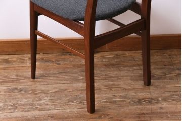ヴィンテージ家具　北欧ビンテージ　チーク材　なめらかな形がおしゃれなダイニングチェア(ワークチェア、椅子)