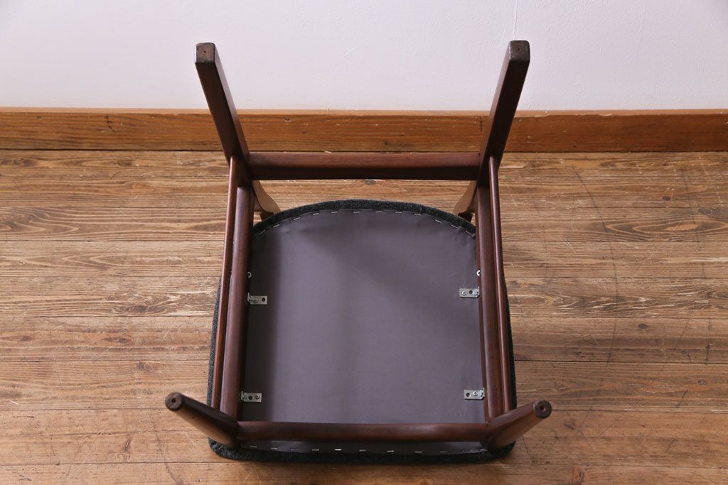 ヴィンテージ家具　北欧ビンテージ　チーク材　なめらかな形がおしゃれなダイニングチェア(ワークチェア、椅子)