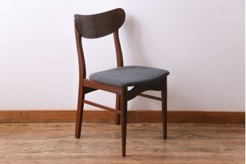 ヴィンテージ家具　北欧ビンテージ　チーク材　なめらかな形がおしゃれなダイニングチェア(ワークチェア、椅子)