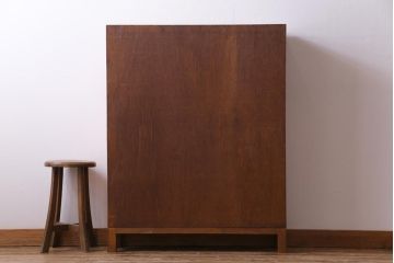 レトロ家具　昭和初期　リメイク　懐かしさ感じるレトロな佇まいの脚付き収納棚(キャビネット、飾り棚、本箱)(1)