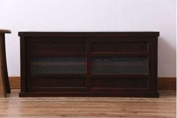 和製アンティーク　ラフジュ工房オリジナル　花菱模様ガラス入り　レトロな雰囲気のローボード(収納棚)