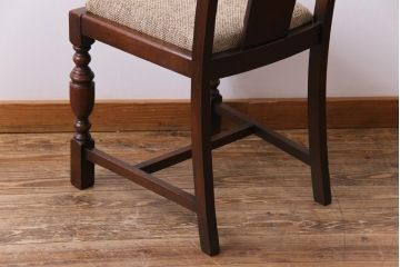 アンティーク家具　イギリスアンティーク　オーク材　品格漂うクラシカルなチェア(ダイニングチェア、椅子)