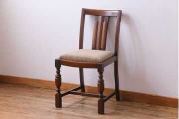 アンティーク家具　イギリスアンティーク　オーク材　品格漂うクラシカルなチェア(ダイニングチェア、椅子)