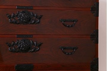極美品　和製アンティーク　仙台箪笥　味わいのある美しい漆塗りの重ね箪笥(衣装箪笥、和タンス、チェスト)