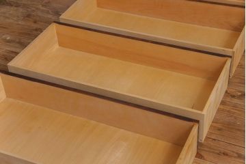 中古　北海道民芸家具　深い色味が魅力的なチェスト(整理箪笥、引き出し)(定価約24万円)