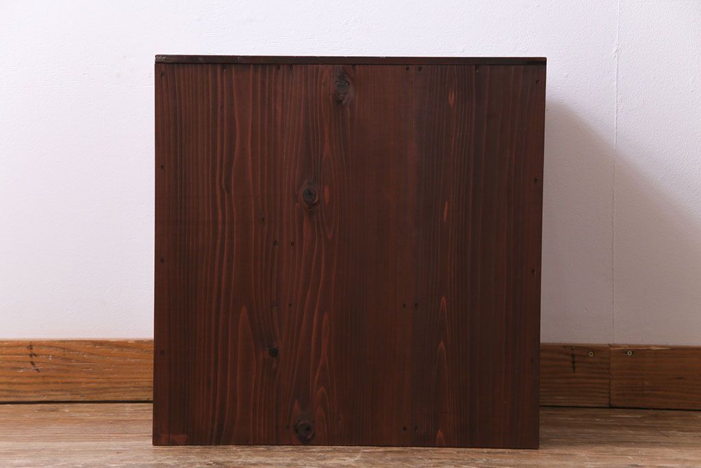 アンティーク家具　和製アンティーク　味わいのある古い金具が目を惹く戸棚付きの小引き出し(小物収納、引き出し)